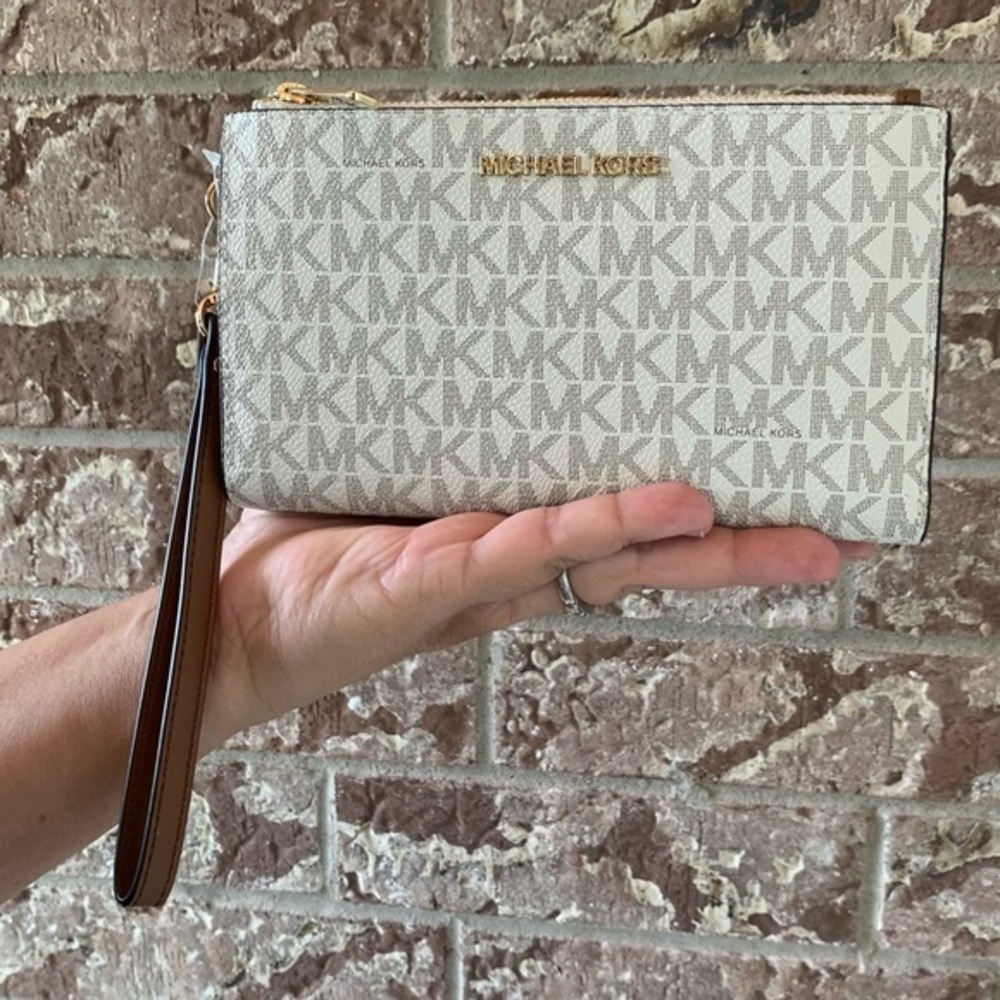 OFFERS? NEW Michael Kors LG Double Zip Wallet